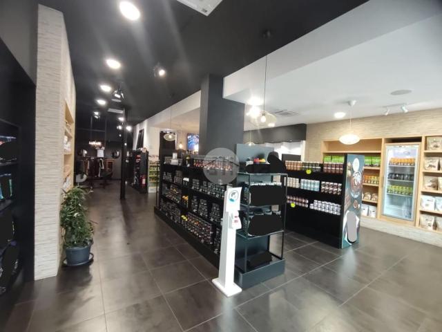 Locale Commerciale in vendita a San Silvestro, Cassino