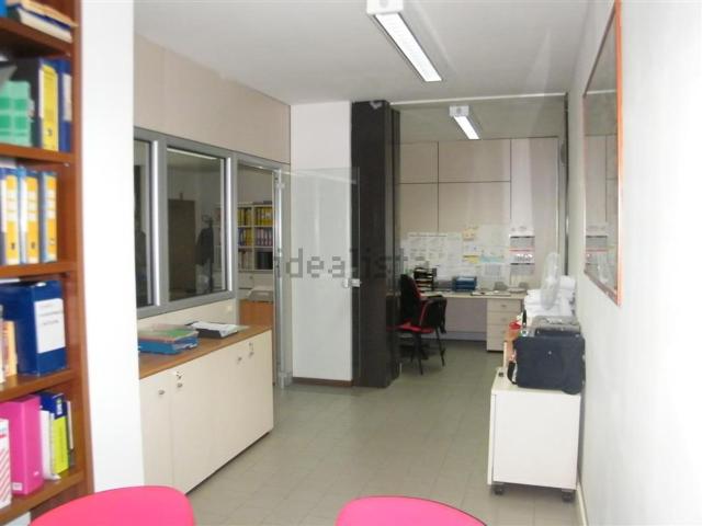 Locale Commerciale in vendita a Figline e Incisa Valdarno, Figline Valdarno