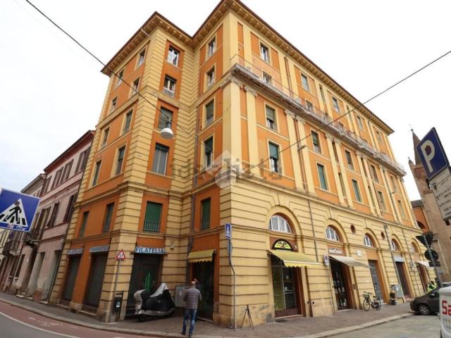 Locale Commerciale in vendita a Schiavonia - San Biagio, Forlì
