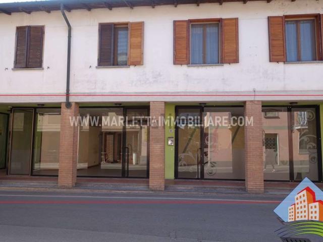 Locale Commerciale in vendita a Crema Nuova, Crema