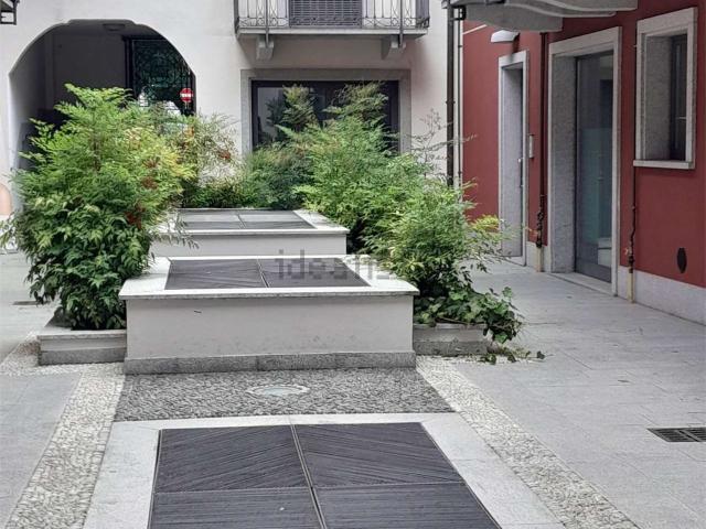 Locale Commerciale in vendita a Centro, Gallarate