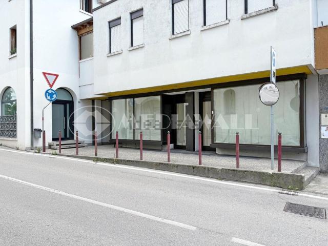 Locale Commerciale in vendita a Caneva, Friuli-Venezia Giulia