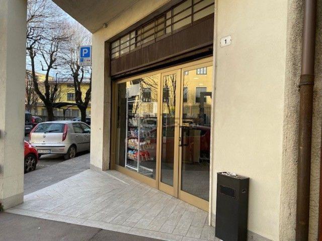 Locale Commerciale in vendita a Brignano Gera D'adda, Lombardia