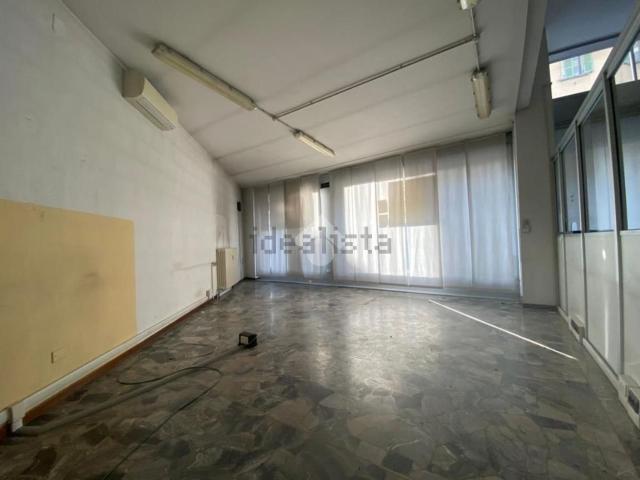 Locale Commerciale in vendita a Borgo Palazzo, Bergamo