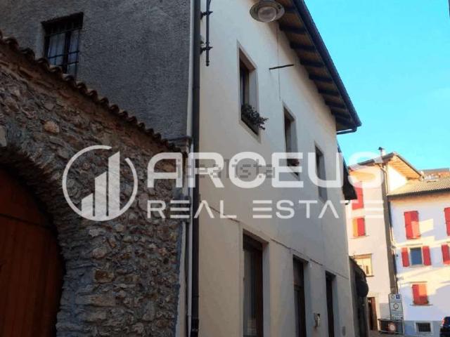 Locale Commerciale in vendita a Comunità Alta Valsugana e Bersntol, Levico Terme