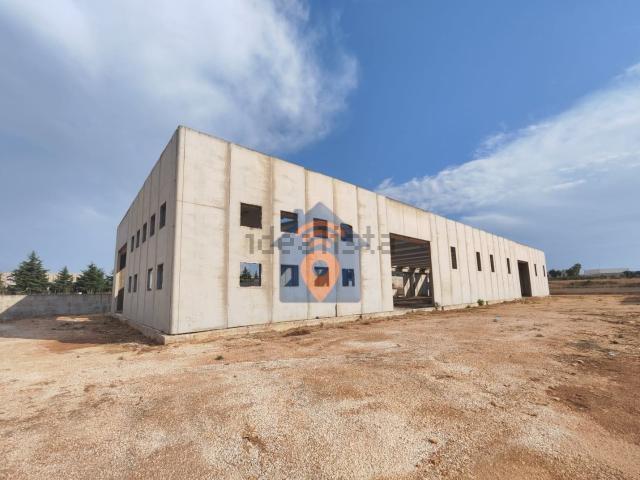 Locale Commerciale in vendita a Castelvetrano, Sicilia