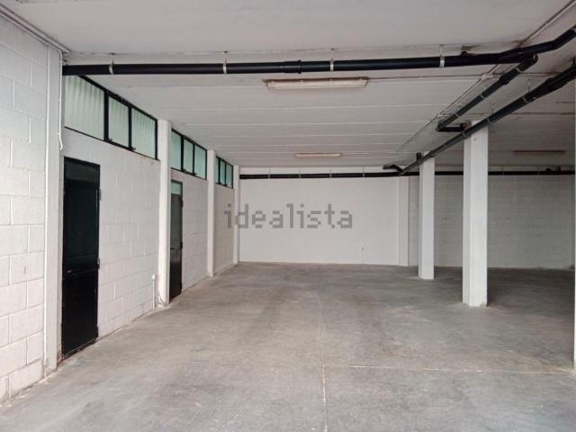 Locale Commerciale in vendita a Sant'Antonio, Quartu Sant'elena