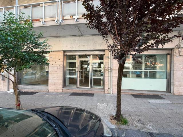 Locale Commerciale in vendita a Popilia, Calabria