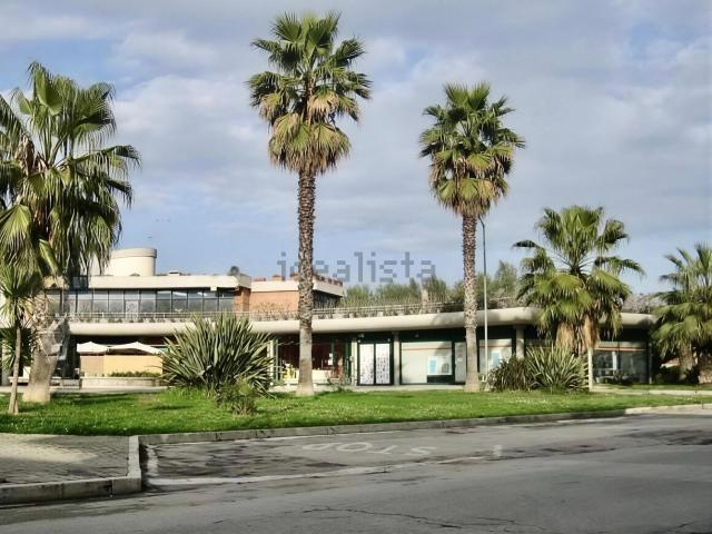 Locale Commerciale in vendita a Mare, Marche