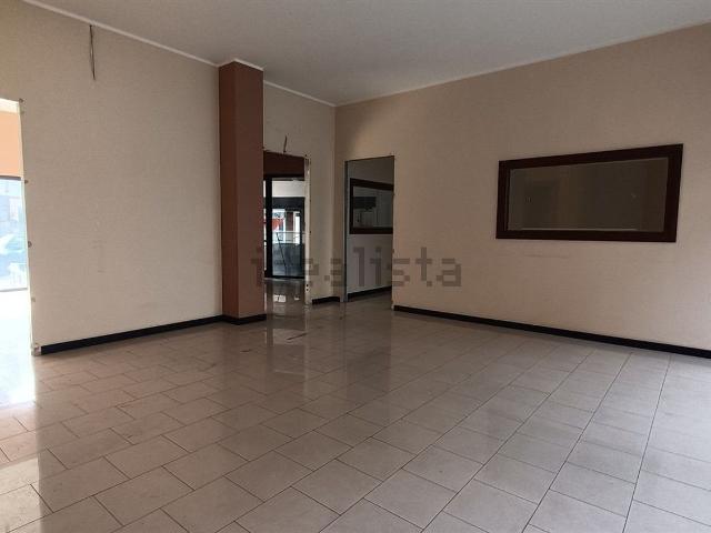 Locale Commerciale in vendita a Unione Comuni Basiano Masate, Basiano
