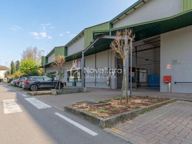 Locale Commerciale in vendita a Novellara