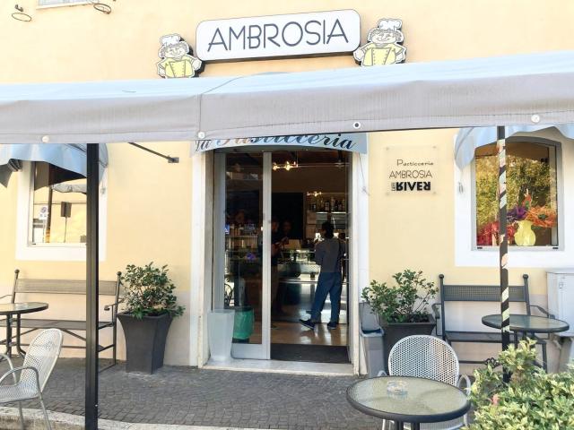 Locale Commerciale in vendita a Bettona, Umbria