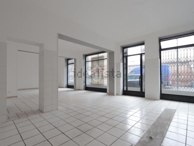 Locale Commerciale in vendita a Piemonte, Alessandria