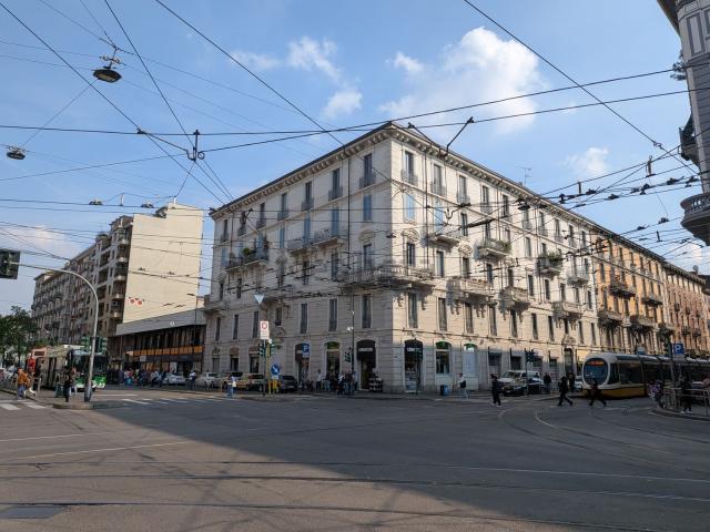 Locale Commerciale in vendita a Municipio 9, Milano