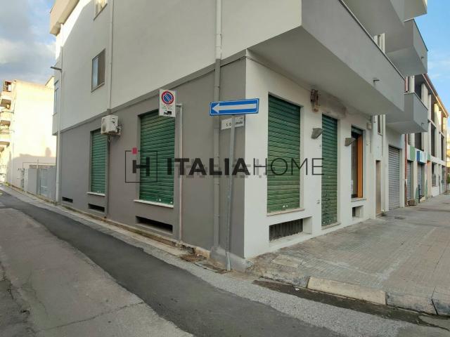 Locale Commerciale in vendita a Assèmini/Assemini, Casteddu/Cagliari