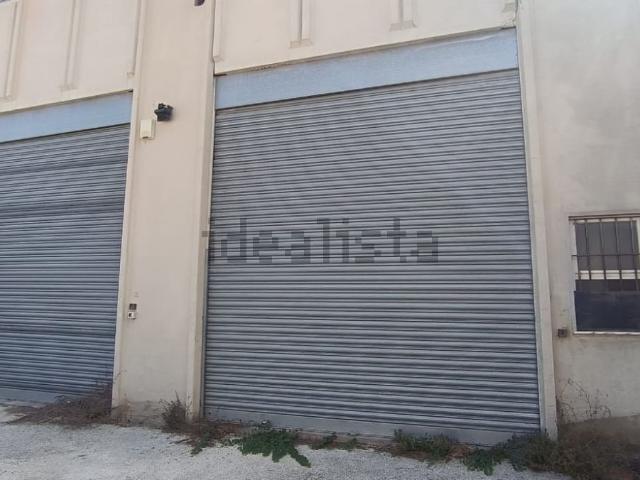 Locale Commerciale in vendita a Borgata, Augusta