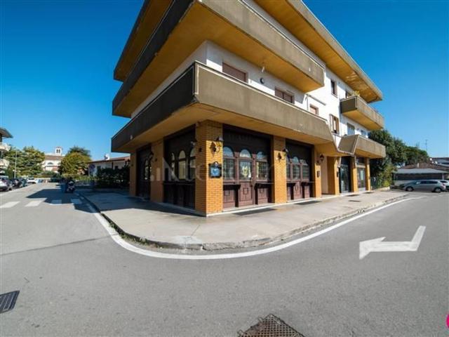 Locale Commerciale in vendita a Roveredo In Piano, Friuli-Venezia Giulia