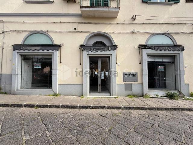 Locale Commerciale in vendita a Rione Bognar, Pozzuoli