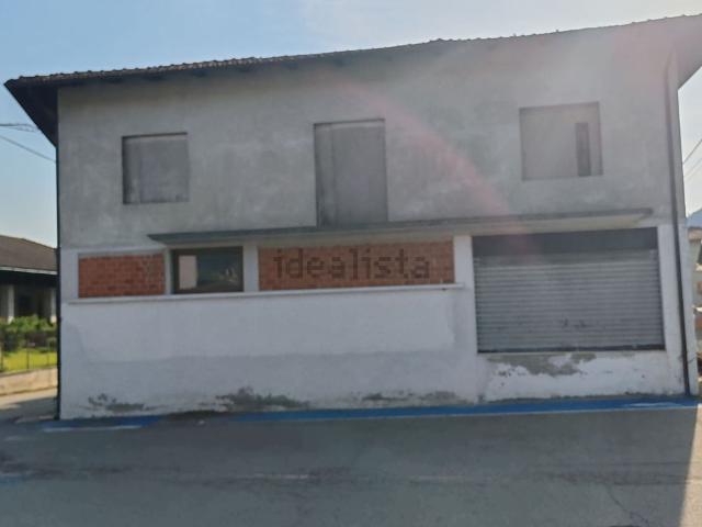 Locale Commerciale in vendita a Piemonte, Biella
