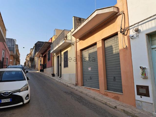 Locale Commerciale in vendita a Pachino, Sicilia