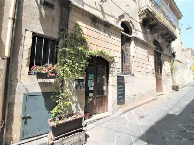 Locale Commerciale in vendita a Palazzolo Acreide, Sicilia