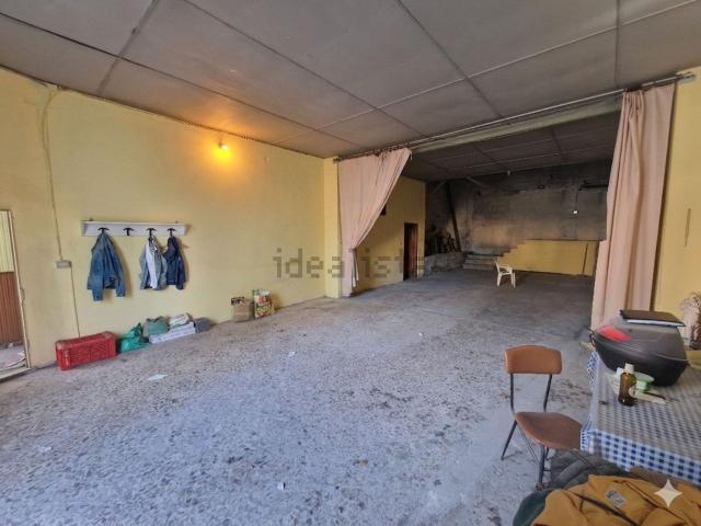 Locale Commerciale in vendita a Giarre, Sicilia