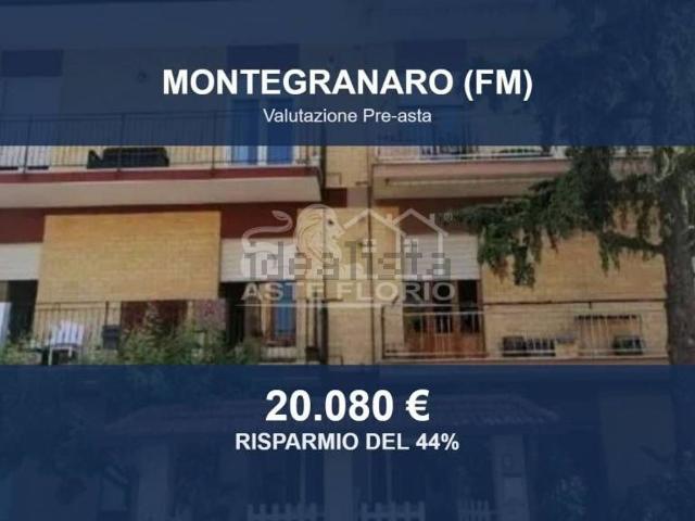 Locale Commerciale in vendita a Marche, Fermo