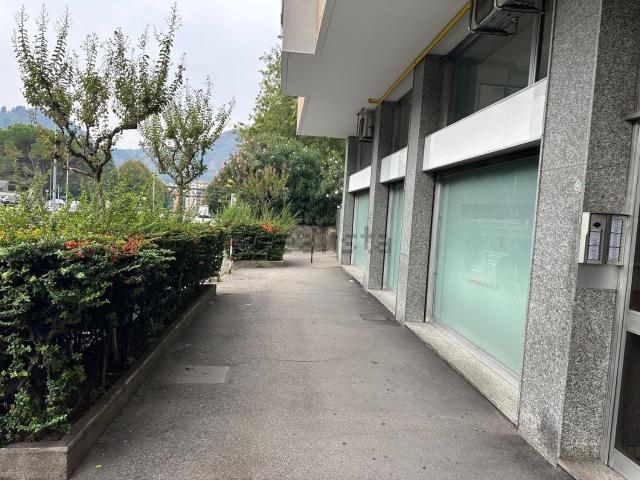 Locale Commerciale in vendita a Civiglio, Como