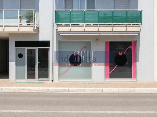 Locale Commerciale in vendita a Modugno, Bari