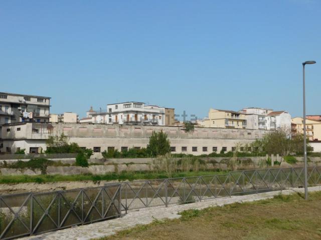 Locale Commerciale in vendita a Contrada Santa Clementina, Benevento