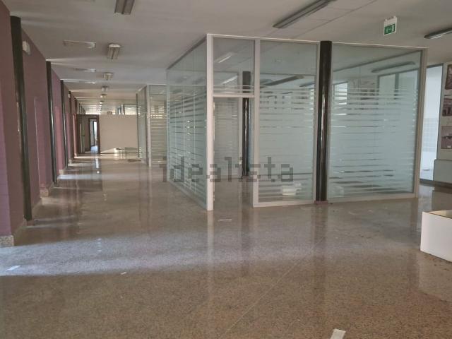 Locale Commerciale in vendita a Unione Alto Ferrarese, Cento