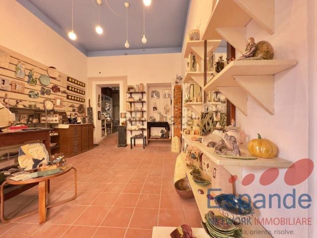 Locale Commerciale in vendita a Unione di Comuni della Romagna Forlivese, Quattro