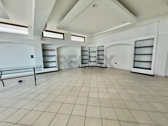 Locale Commerciale in vendita a Puglia, Brindisi