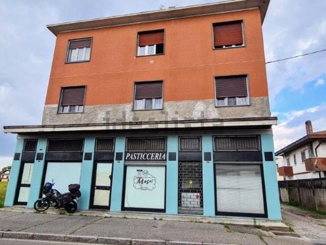 Locale Commerciale in vendita a Busto Arsizio, Lombardia