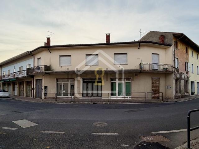 Locale Commerciale in vendita a Teor / Teôr, Rivignano Teor / Rivignan Teôr
