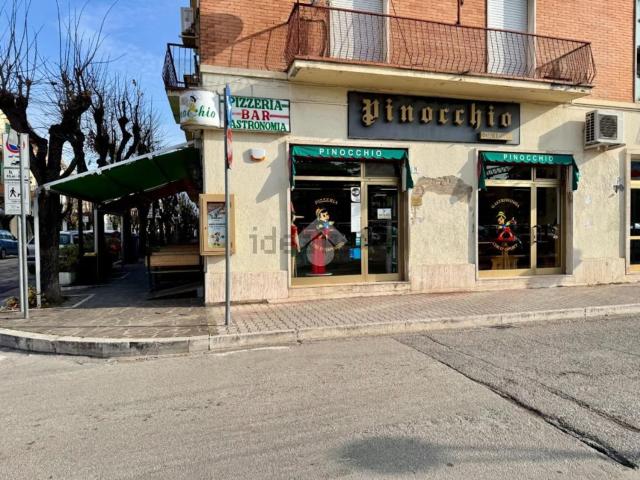 Locale Commerciale in vendita a Giulianova, Abruzzo