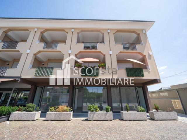 Locale Commerciale in vendita a Castelfranco Veneto, Veneto
