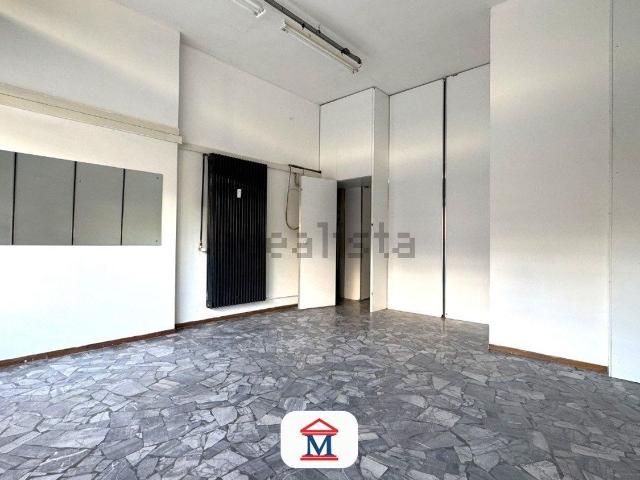 Locale Commerciale in vendita a Redona, Bergamo