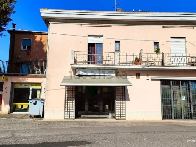 Locale Commerciale in vendita a Cenerente, Umbria