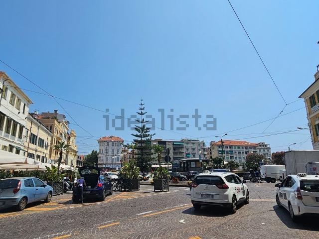 Locale Commerciale in vendita a San Remo, Liguria