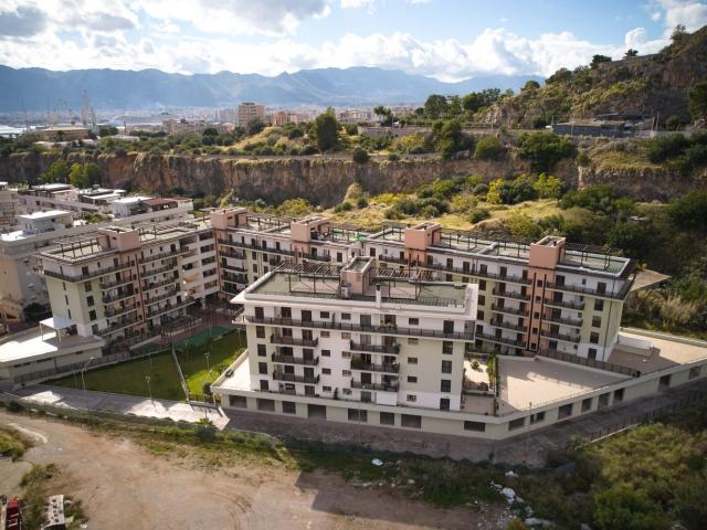 Locale Commerciale in vendita a VII Circoscrizione, Palermo