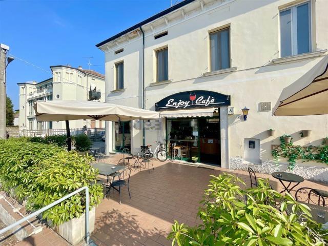 Locale Commerciale in vendita a Dosso del Corso, San Giorgio Di Mantova