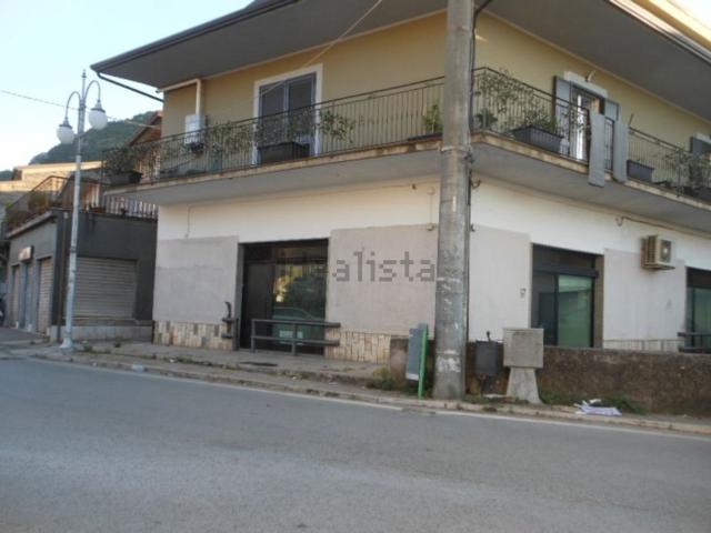 Locale Commerciale in vendita a Vairano Patenora, Campania