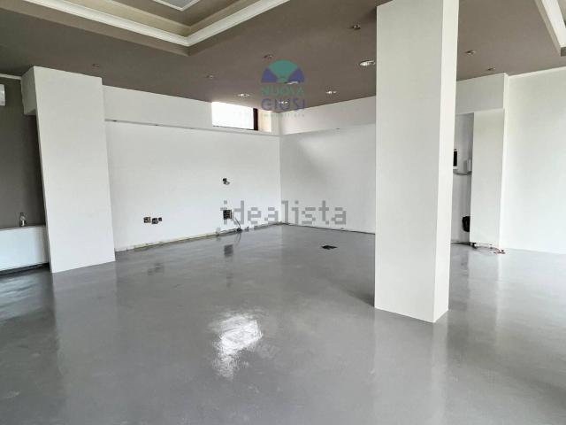 Locale Commerciale in vendita a Selz, Ronchi Dei Legionari