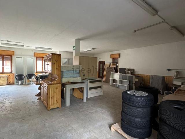 Locale Commerciale in vendita a Comunità montana della valle Camonica, Malonno