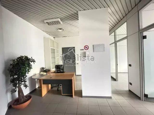 Locale Commerciale in vendita a Lunetta, San Giorgio Di Mantova