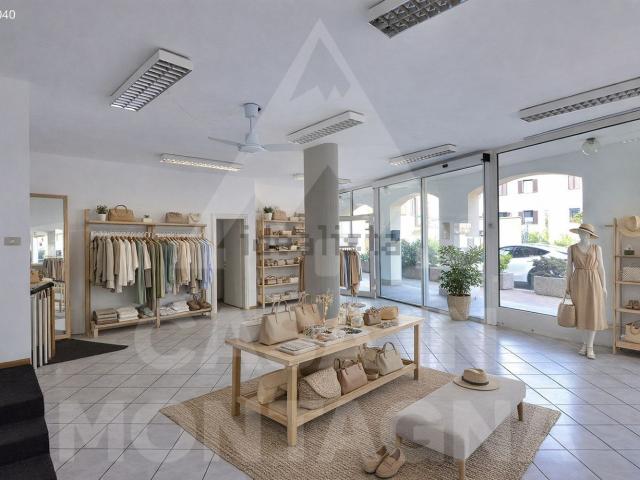 Locale Commerciale in vendita a Überetsch-Unterland - Oltradige-Bassa Atesina, Ora