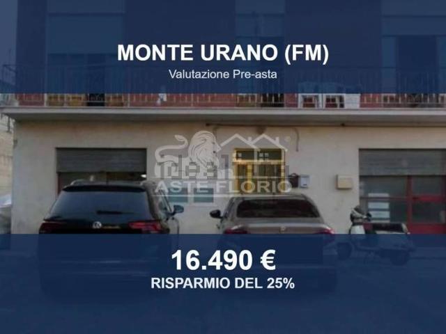Locale Commerciale in vendita a Marche, Fermo