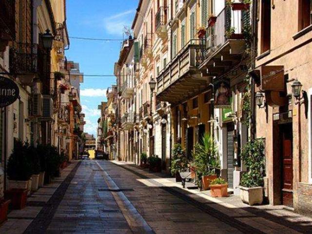 Locale Commerciale in vendita a Pescara, Abruzzo