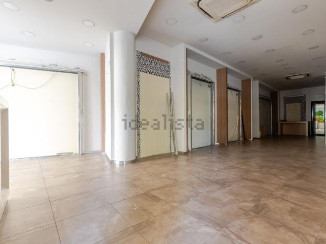 Locale Commerciale in vendita a Barnasc, Tradate